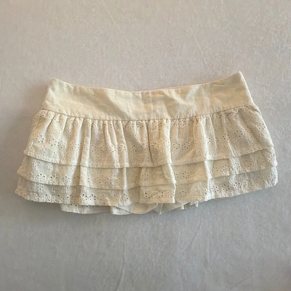 Edikted white eyelet